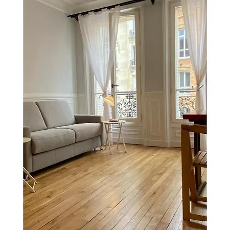 Sunny Bastille-roquette Parigi