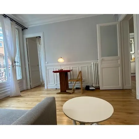Sunny Bastille-roquette Parigi
